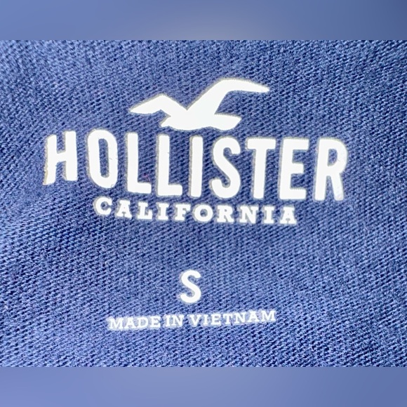 Hollister Navy Blue ‘Twas Lit T-Shirt Size Small - Picture 3 of 3